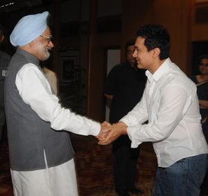 Aamir Khan Meets Manmohan Singh
