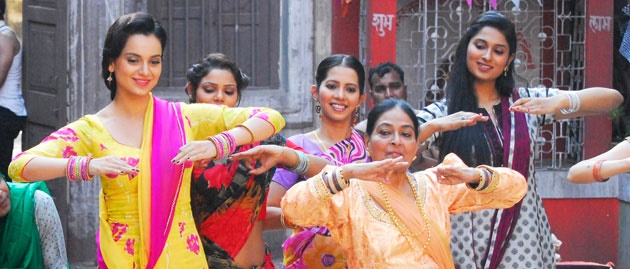 Kangana Ranaut Dancing with 81 year old lady