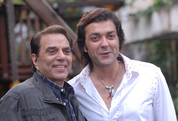Bobby Deol : Papa is very chilled out
