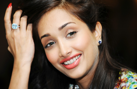 Jiah Khan commits suicide