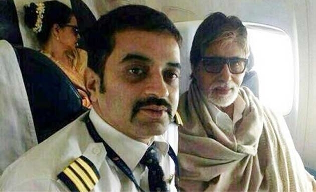 Spotted - Amitabh Bachchan & Rekha on the same flight