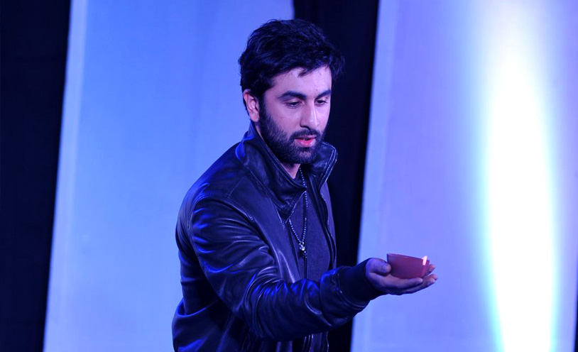 Ranbir Kapoor sets the nation rocking to the tune of "Saara Zamaana"
