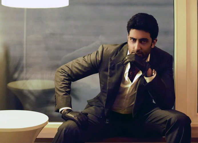 When a fan left Abhishek Bachchan in pain!