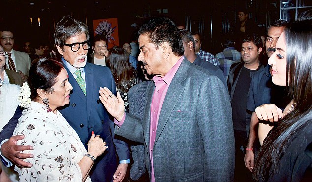 Amitabh Bachchan's special appearance at Shatrughan Sinha's birthday