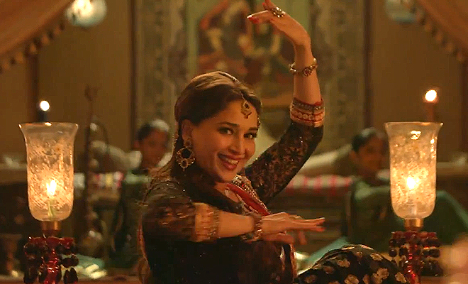 Video | Dedh Ishqiya | Hamari Atariya Pe