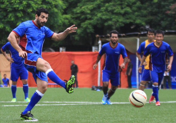John Abraham play football