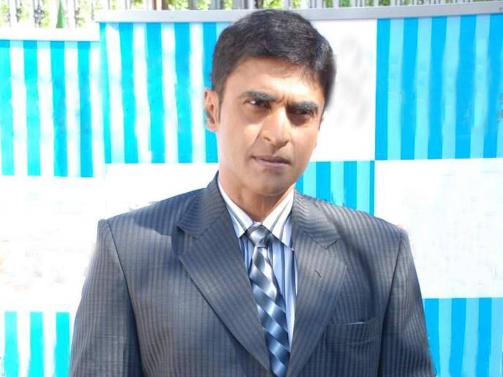 Mohnish Behl