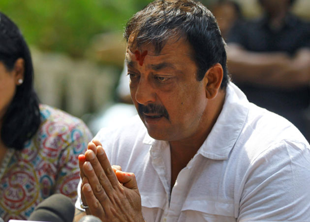 Sanjay Dutt to complete dubbing while on parole?