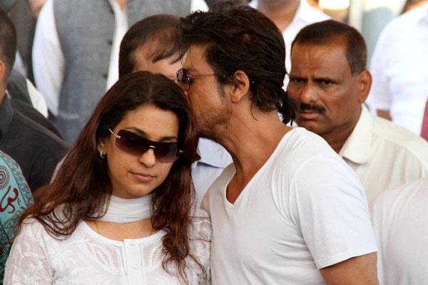 Shah Rukh Khan rushed back for Bobby Chawla's funeral