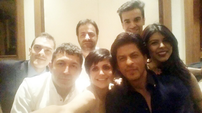 Shah Rukh Khan and Mandira Bedi