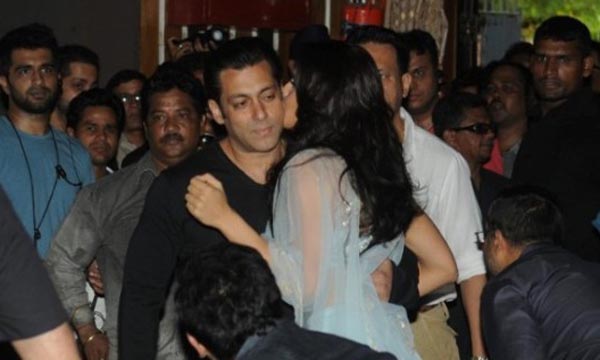 Salman Khan kissed for 'Kick'?