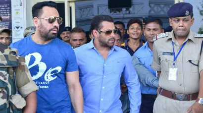 Salman Khan tells court he is both 'Hindu and Muslim'