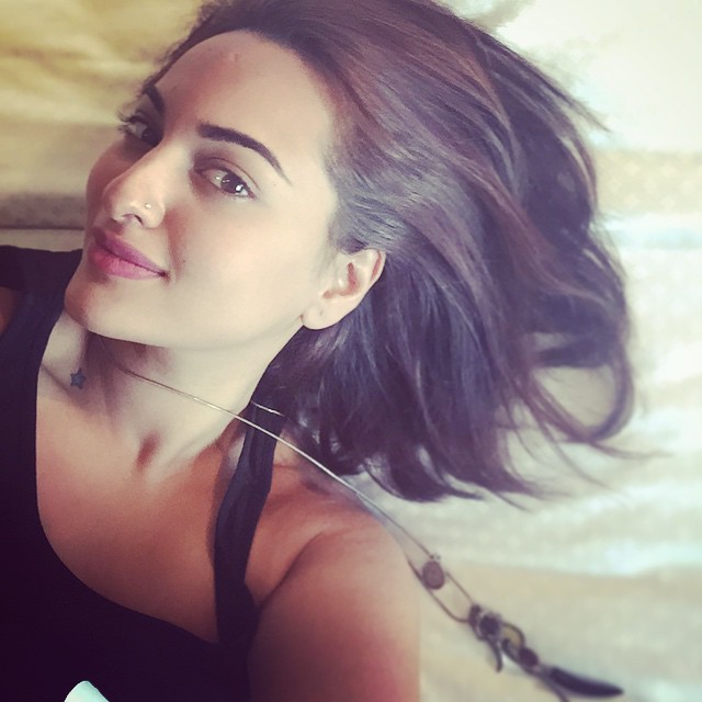 18 Pictures That Prove Sonakshi Sinha Is Bollywoods Selfie Queen 