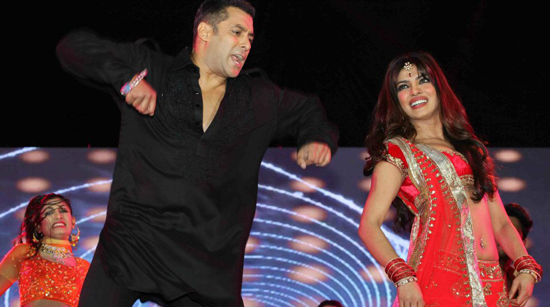 Salman Khan performing