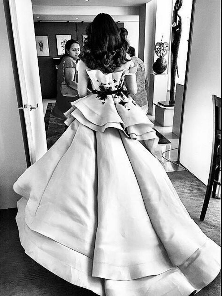 Aishwarya Gets Ready For Red Carpet Walk