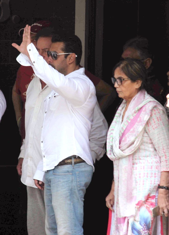 Salman Khan Waving to his Fans