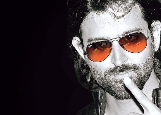 OMG: Hrithik Roshan suffers neck injury