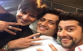 Riteish Deshmukh , Aftab Shivdasani , Vivek Oberoi, selfie