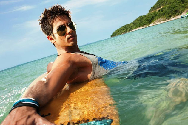Shahid Kapoor in pool
