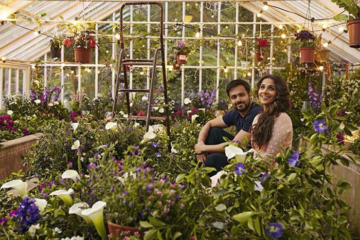 Hamari Adhuri Kahani