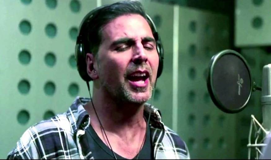 Akshay Kumar singing
