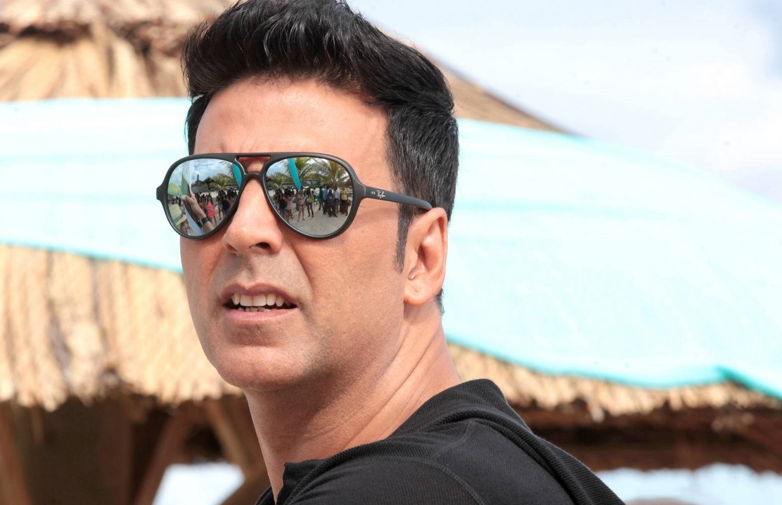 Akshay Kuma in glares