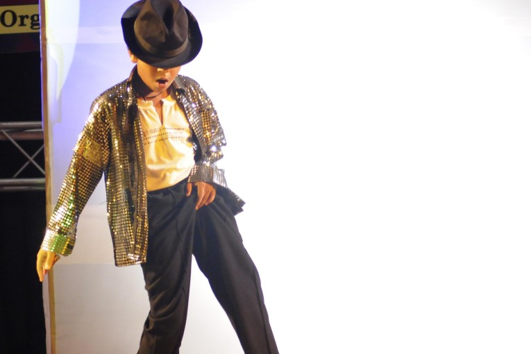 Gauransh Chauhan doing a MJ