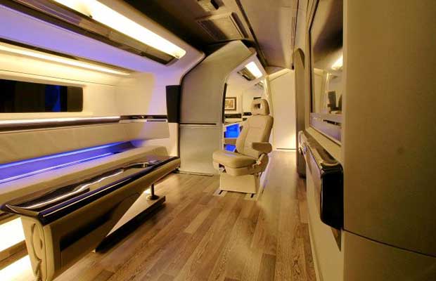 Shah Rukh Khan Vanity Van, Shah Rukh Khan