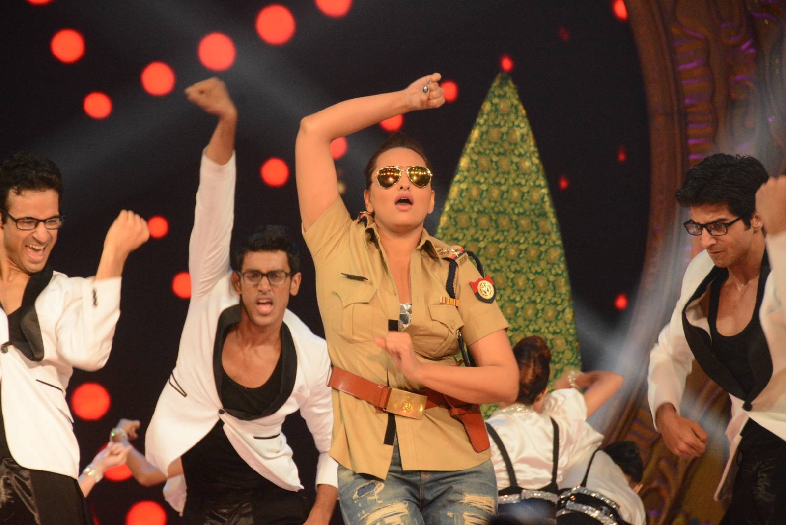 Sonakshi Sinha in Dabangg avtar