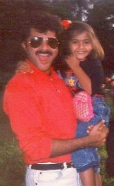 Sonam Kapoor childhood picture with Anil Kapoor