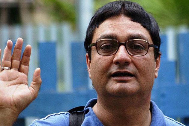 Vinay Pathak geek look