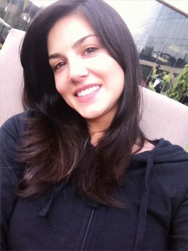Sunny Leone without make up