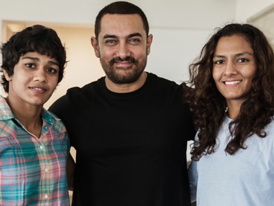 Aamir Khan Babita Phogat & Geeta Phogat