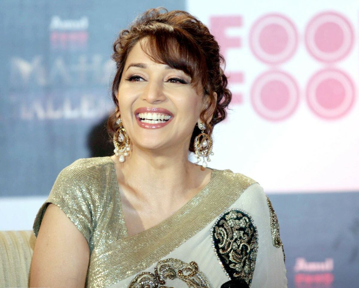 Madhuri Dixit The Queen Of Million Dollar Smile Bollywood Bubble