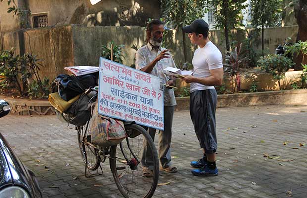 Aamir Khan with his fan Kishore Kumar