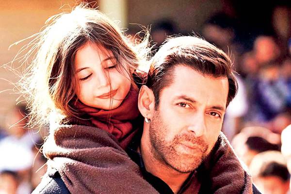 Salman Khan and Harshaali Malhotra in Bajrangi Bhaijaan