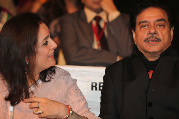 Shatrughan Sinha with wife