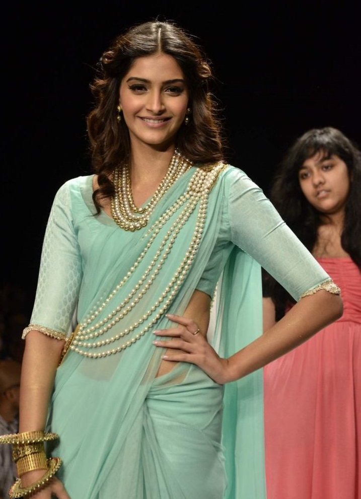 Sonam Kapoor in sari