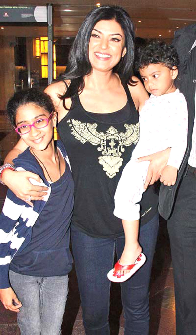 Sushmita Sen with daughters