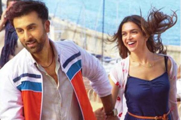 Ranbir Kapoor, Deepika Padukone's 'Tamasha' on social network
