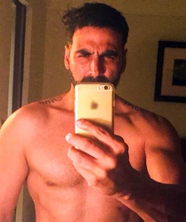 Akshay Kumar shirtless image