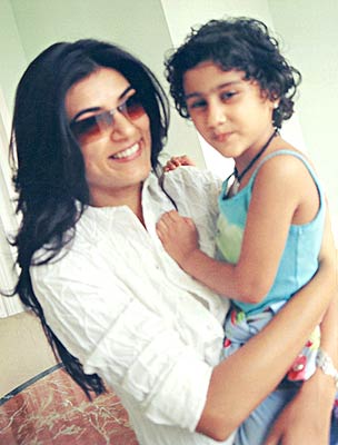 Sushmita Sen with kids