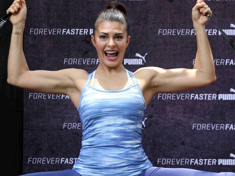 Jacqueline Fernandez working out