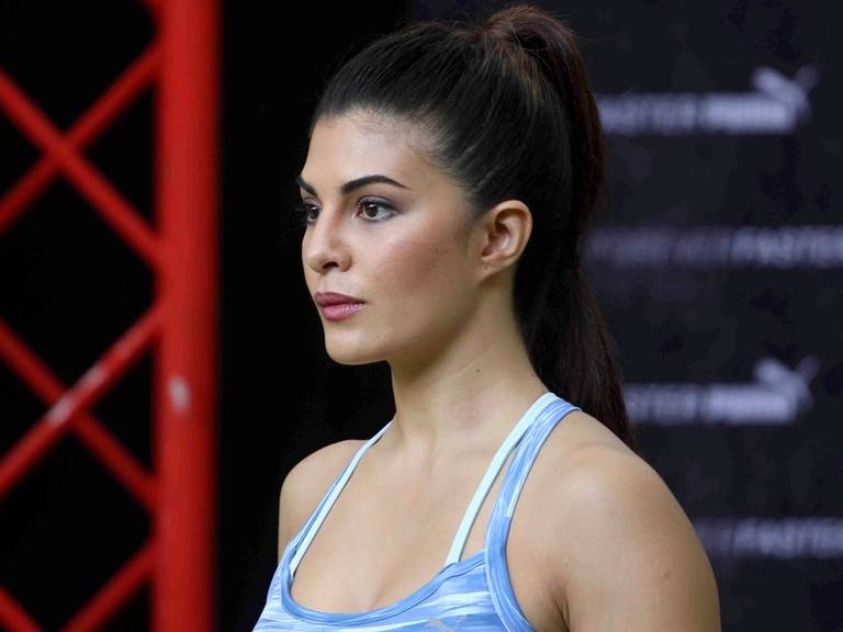 Jacqueline Fernandez working out