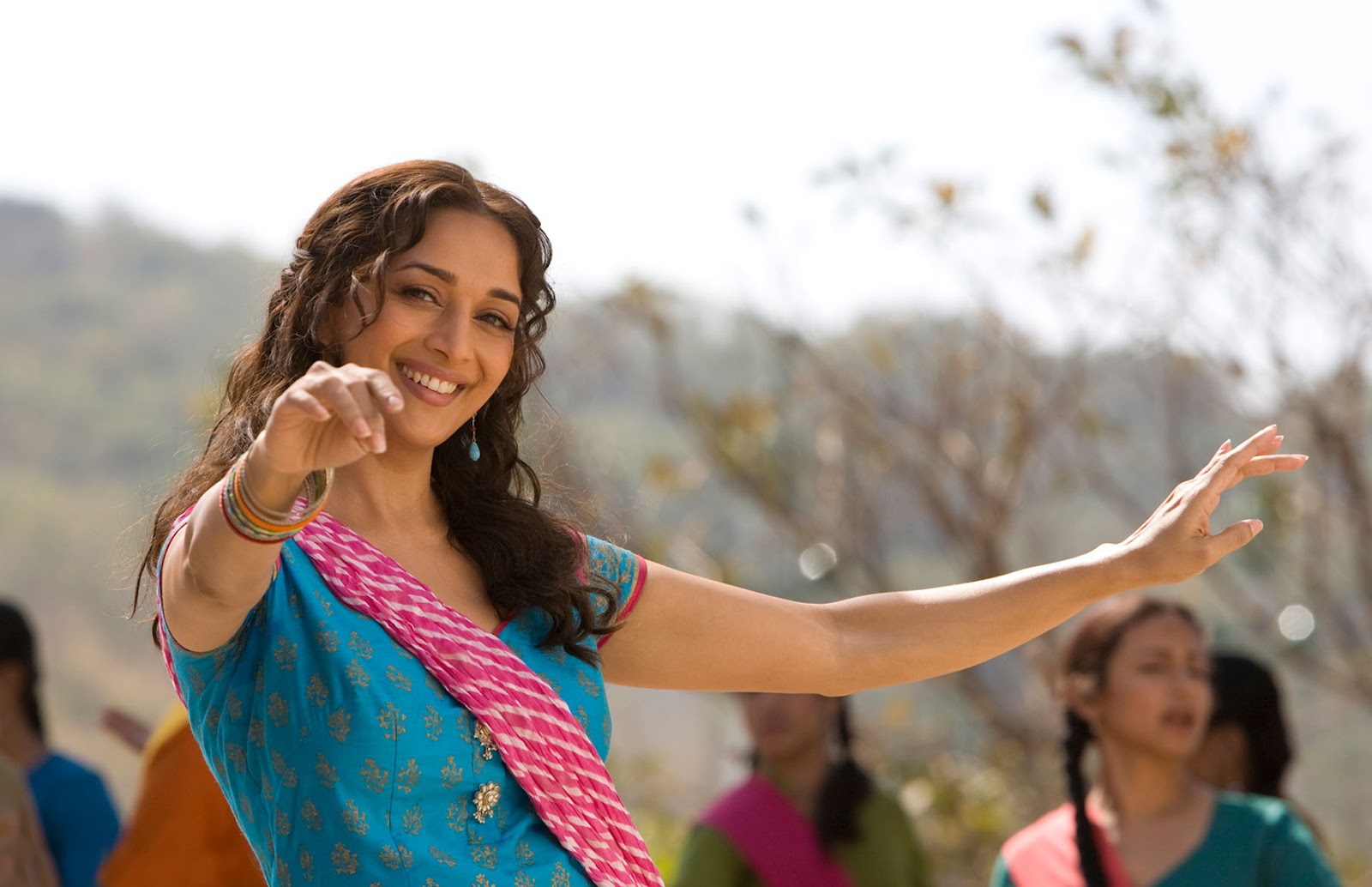 Aaja Nachle based on dance