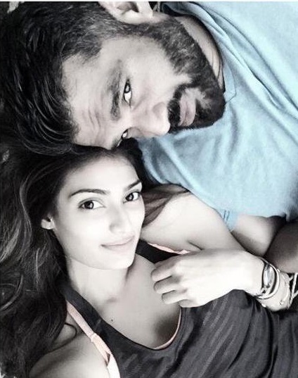 Athiya Shetty with her dad