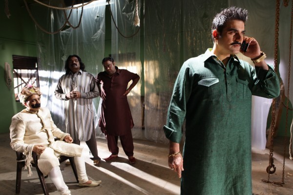 Check Out the movie stills of Kis Kisko Pyaar Karoon