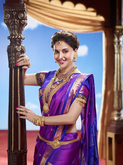 Madhuri Dixit marathi look