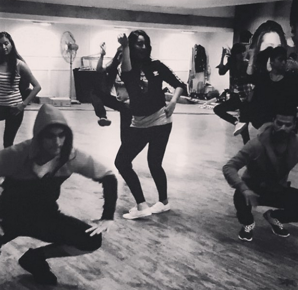 Sonakshi Sinha chills in USA for Fusion Tour