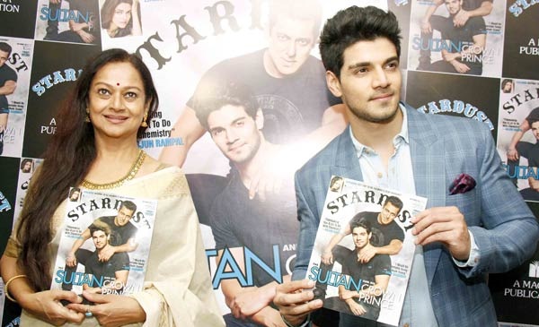 Sooraj Pancholi with mom Zarina Wahab